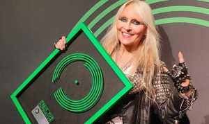 DORO PESCH erhält Lifetime Achievement Award